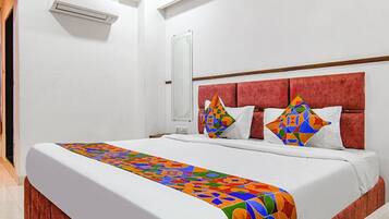 1 bedroom, Egyptian cotton sheets, premium bedding, in-room safe