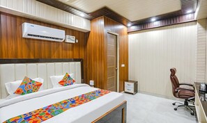 Egyptian cotton sheets, premium bedding, in-room safe, soundproofing
