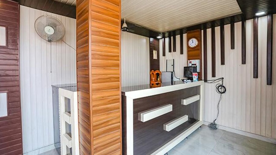 Fabhotel Jms Residency