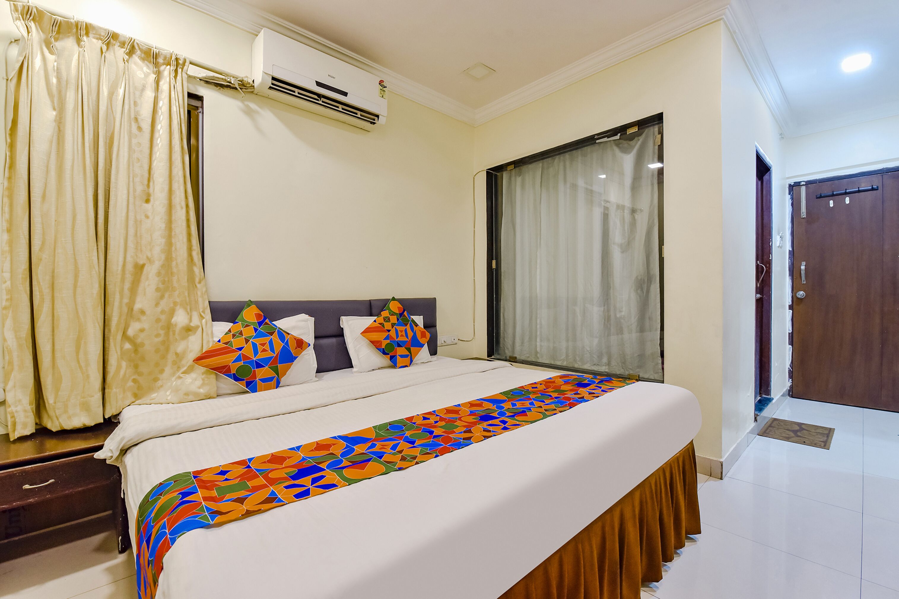 Photo - Via Golden Wings