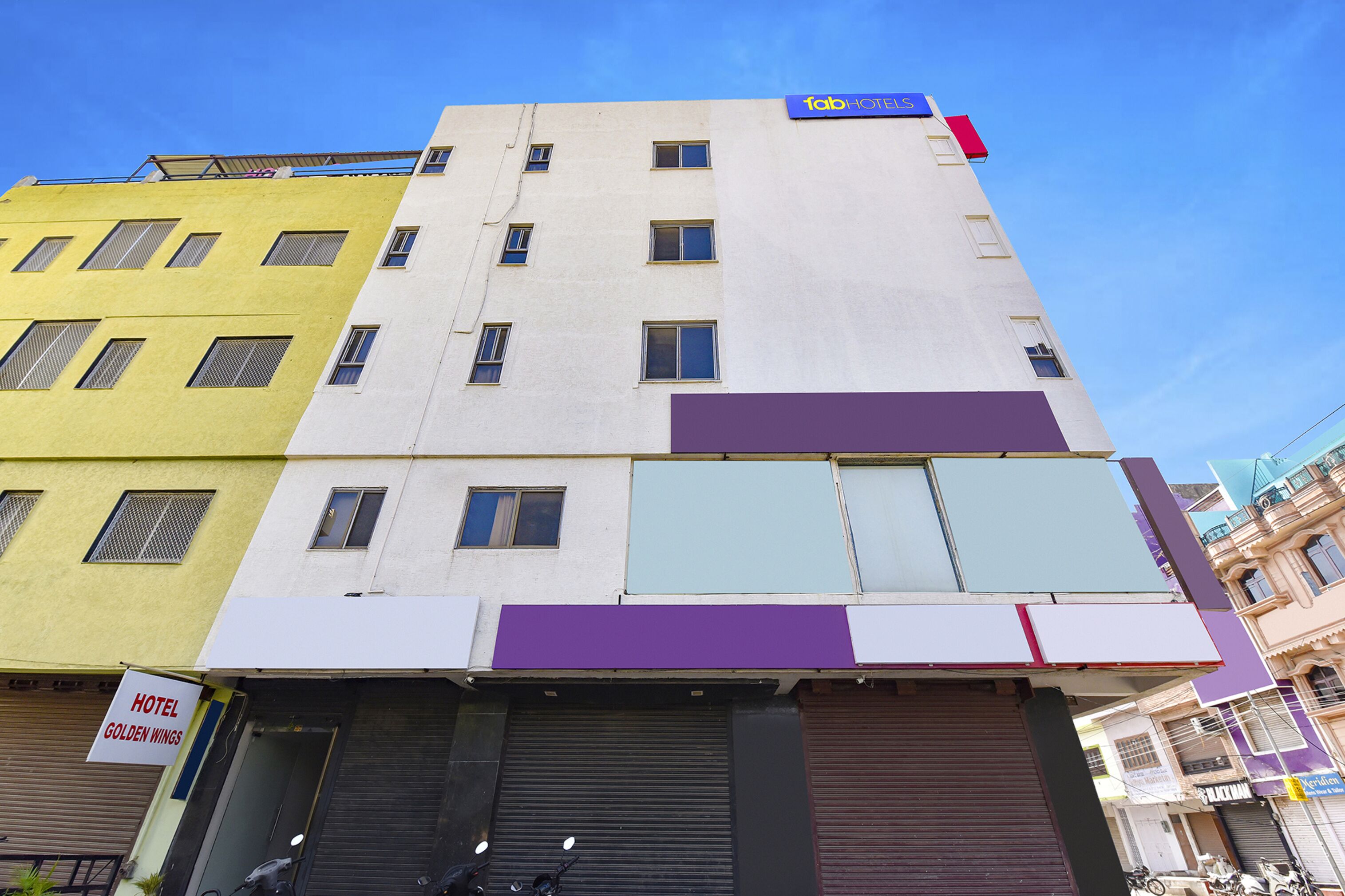 Photo - Via Golden Wings