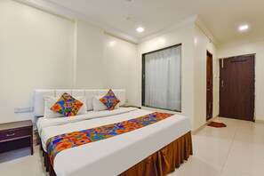 Egyptian cotton sheets, premium bedding, in-room safe, soundproofing - Fabexpress Golden Wings (Udaipur)
