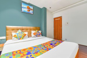 Deluxe Room | Egyptian cotton sheets, premium bedding, in-room safe, free WiFi - Fabhotel Nidhivan (Surat)