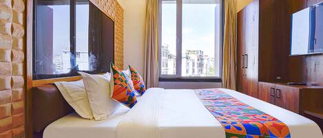 Egyptian cotton sheets, premium bedding, in-room safe, free WiFi