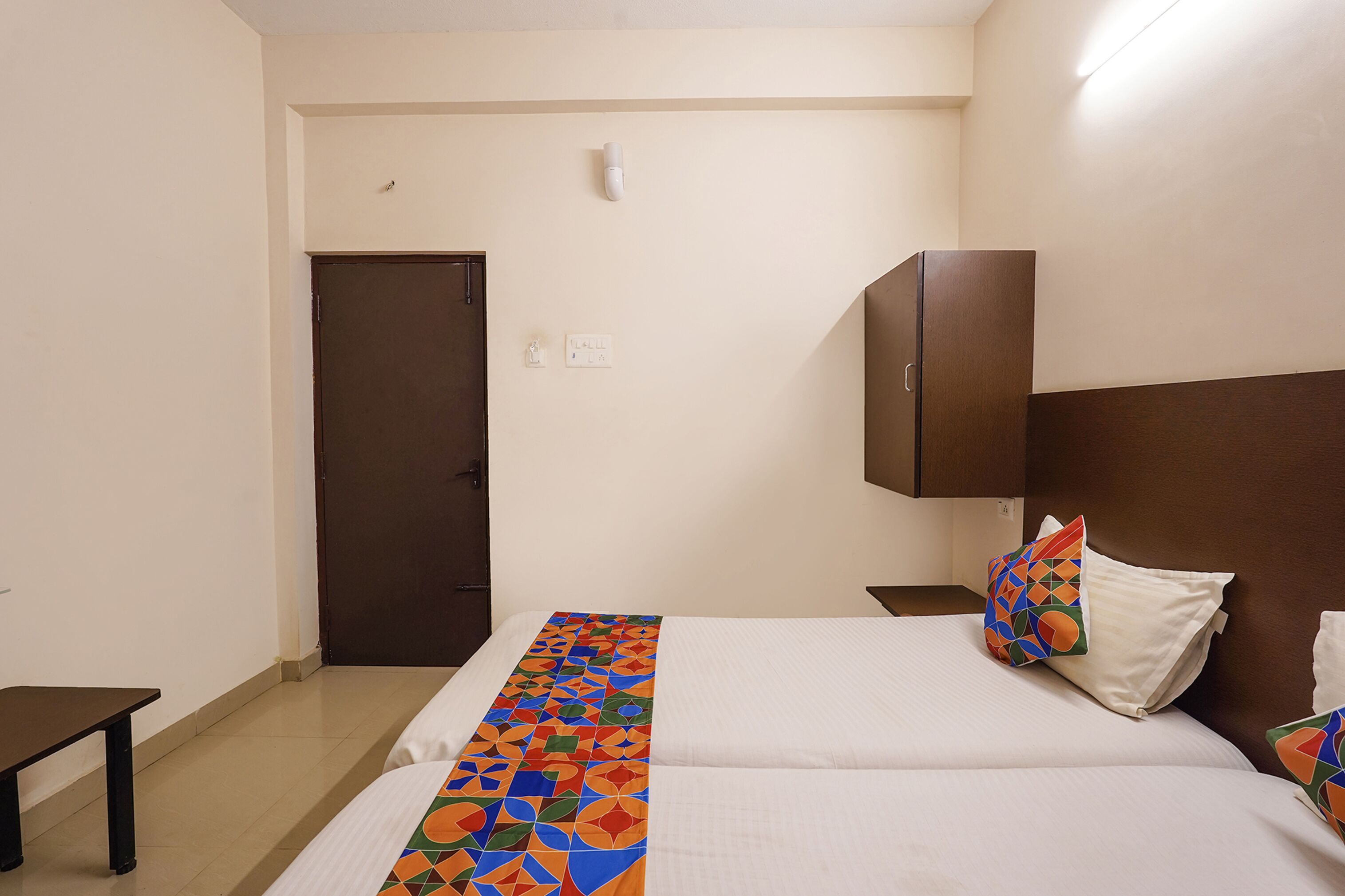 egyptian cotton sheets, premium bedding, in-room safe, free wifi