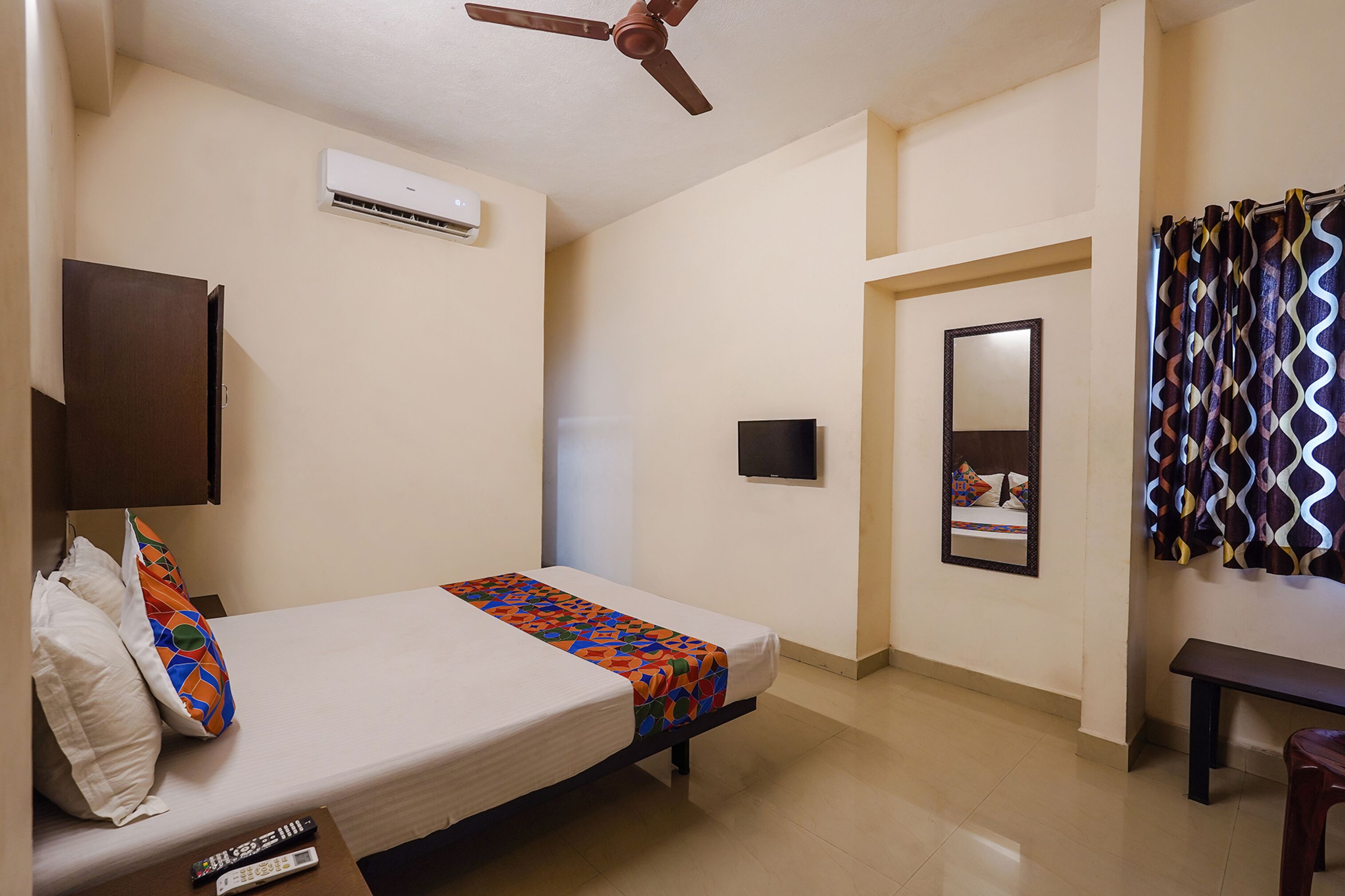 egyptian cotton sheets, premium bedding, in-room safe, free wifi