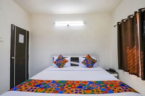 Egyptian cotton sheets, premium bedding, in-room safe, desk