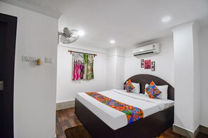 1 bedroom, Egyptian cotton sheets, premium bedding, in-room safe