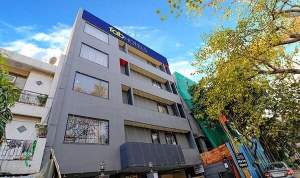Exterior - Fabexpress La Serene (New Delhi)