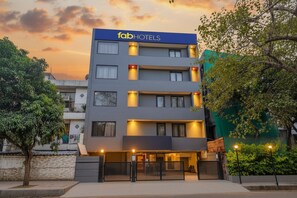 Exterior - Fabexpress La Serene (New Delhi)