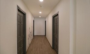 Lobby - Fabexpress La Serene (New Delhi)