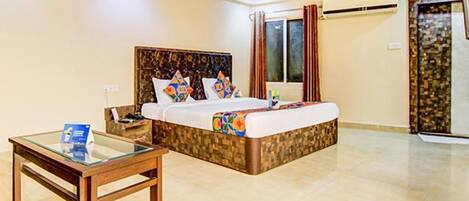 Premium Room | Egyptian cotton sheets, premium bedding, in-room safe, free WiFi