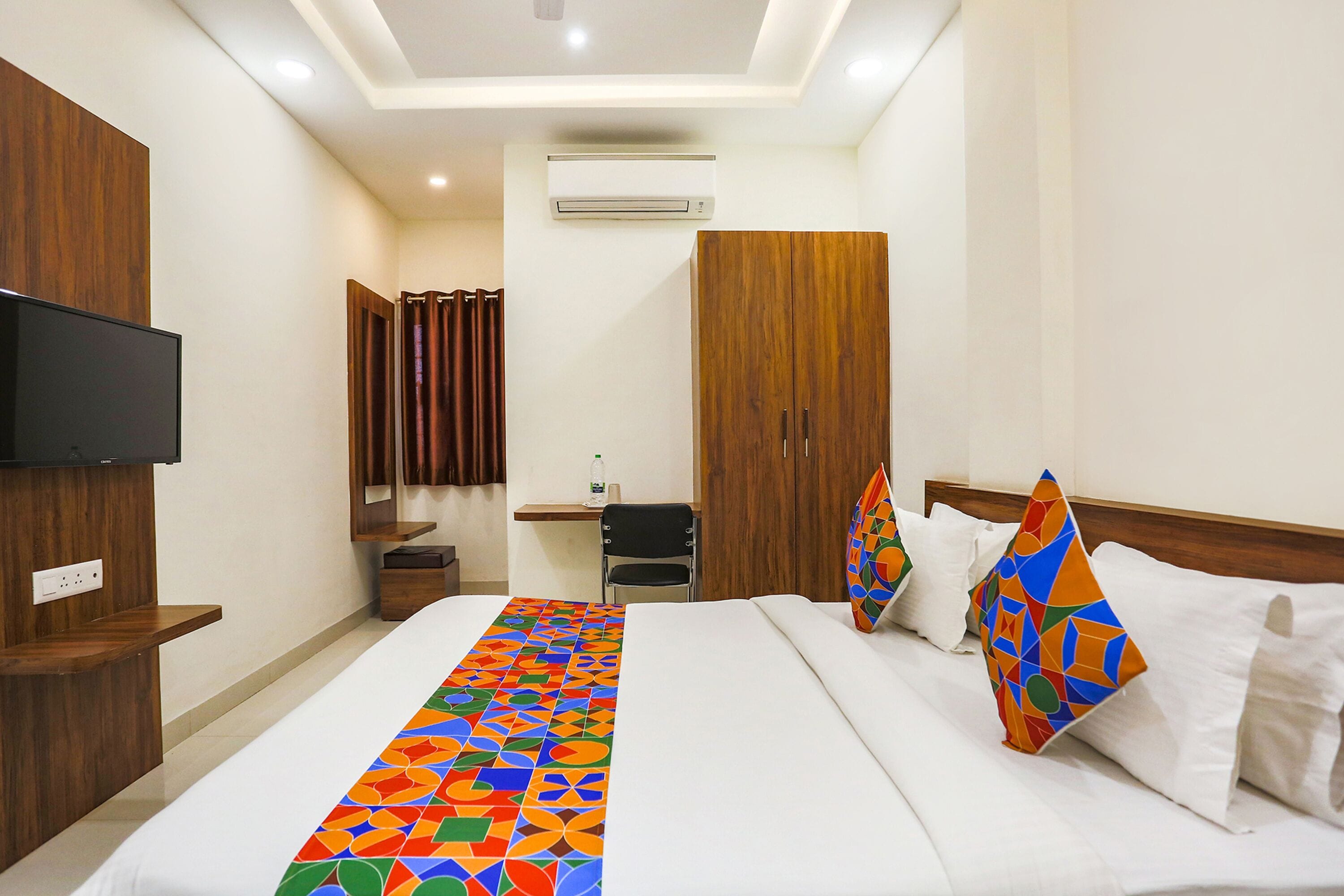 egyptian cotton sheets, premium bedding, in-room safe, free wifi