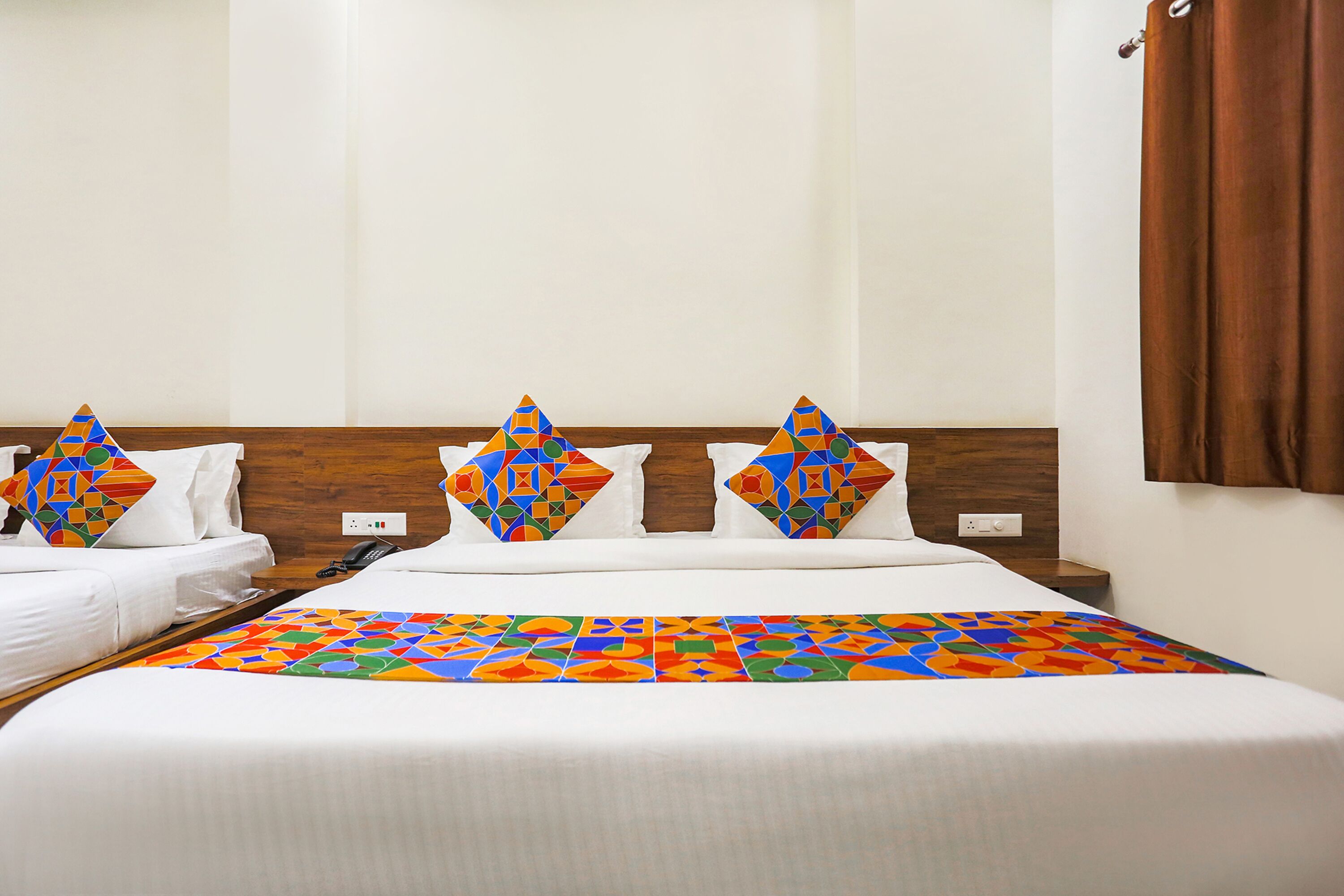 Egyptian cotton sheets, premium bedding, in-room safe, free WiFi