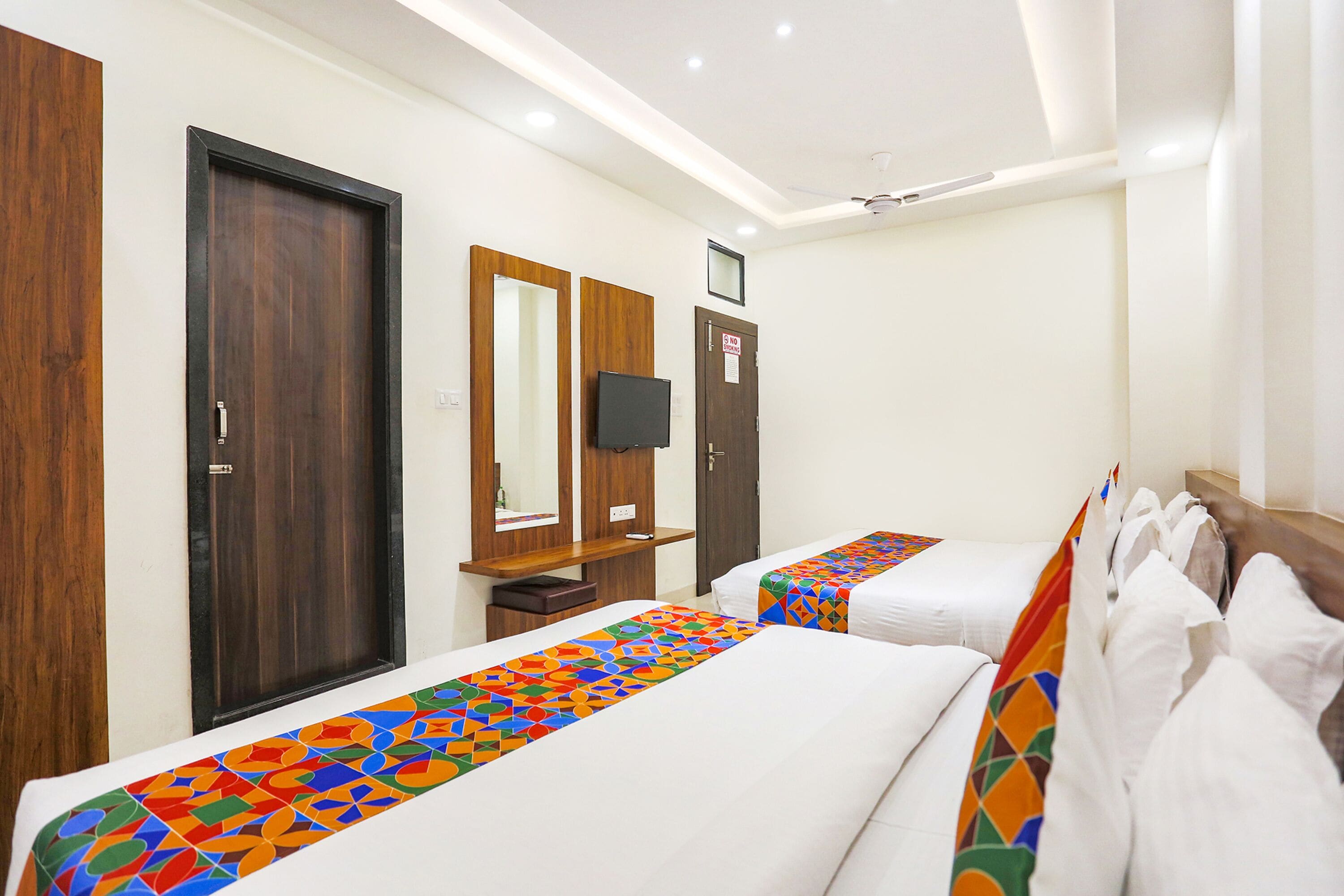 egyptian cotton sheets, premium bedding, in-room safe, free wifi