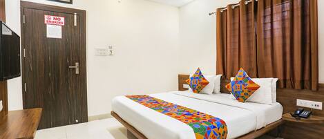 Egyptian cotton sheets, premium bedding, in-room safe, free WiFi