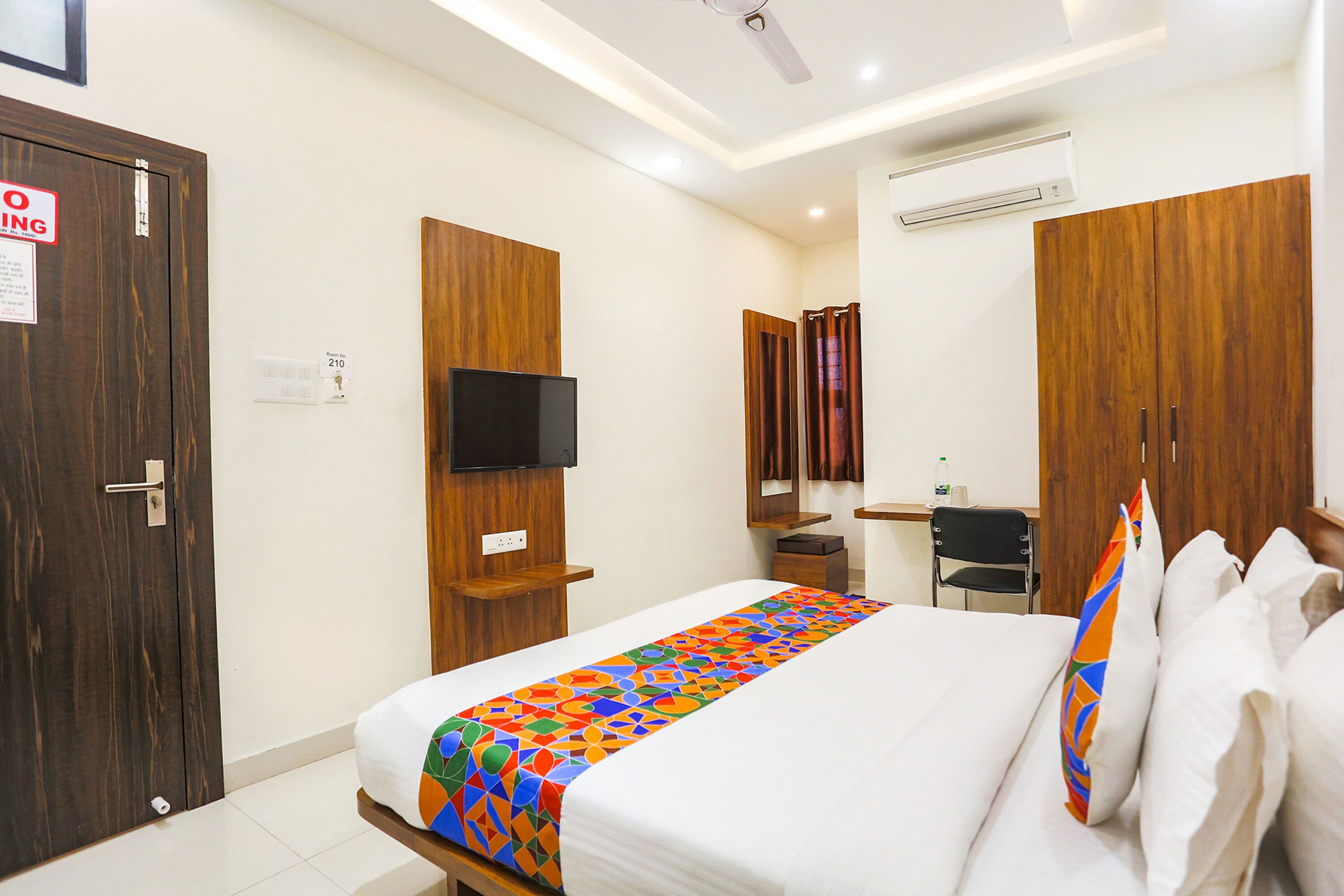 egyptian cotton sheets, premium bedding, in-room safe, free wifi