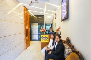 Reception - Fabhotel Balaji Paradise (Indore)