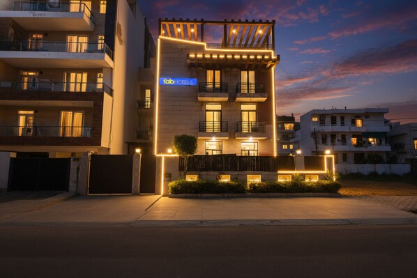 Property entrance - FabHotel JDM Residency (Gurugram)