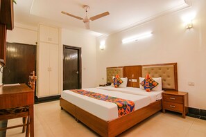 Egyptian cotton sheets, premium bedding, in-room safe, free WiFi