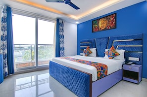 Deluxe Room | Egyptian cotton sheets, premium bedding, in-room safe, soundproofing