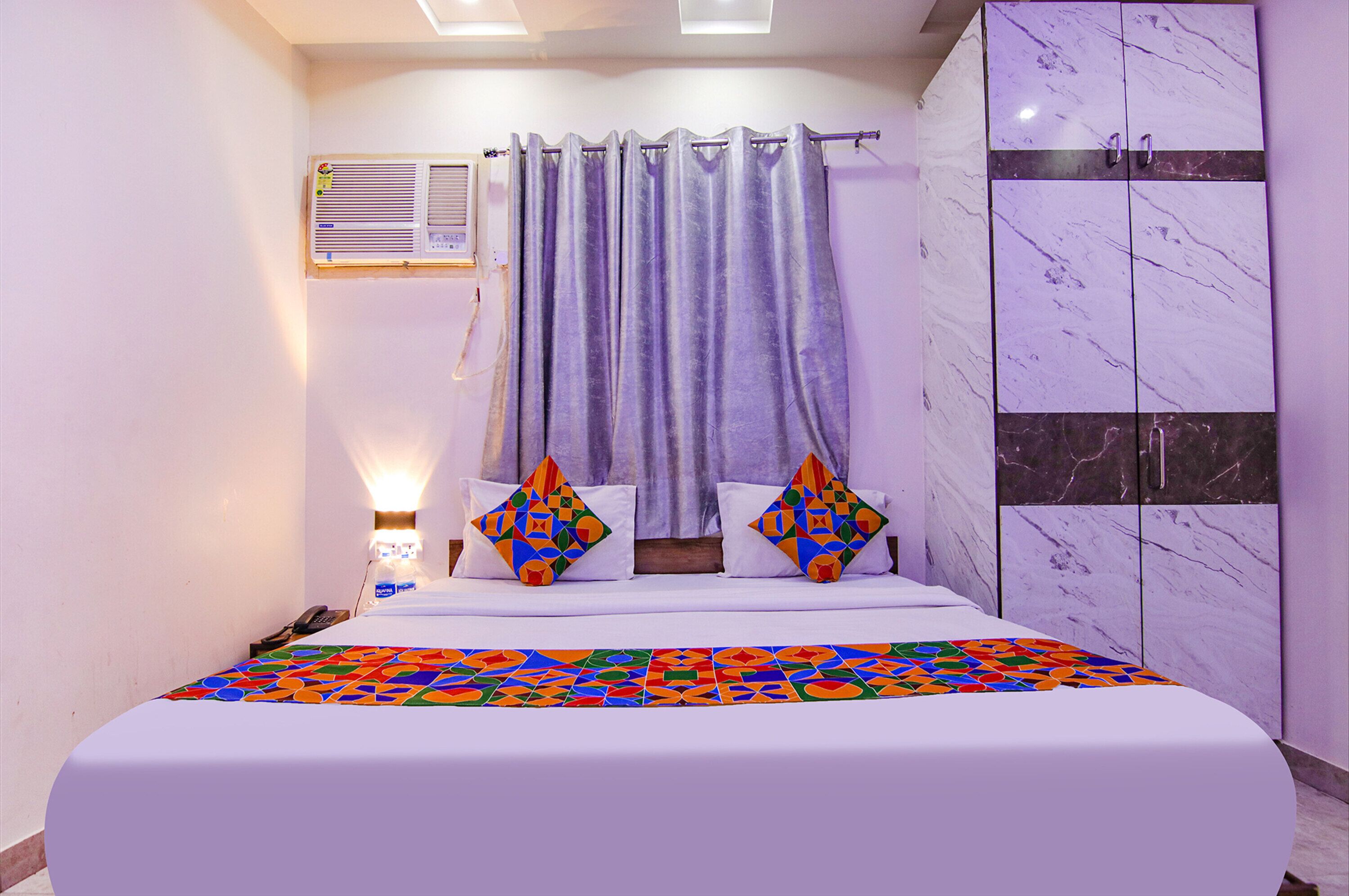 Lakens van Egyptisch katoen, luxe beddengoed, een kluis op de kamer