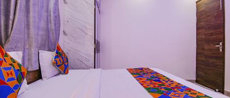 Egyptian cotton sheets, premium bedding, in-room safe, free WiFi