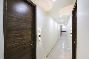 Lobby - Fabexpress Waypoint Inn (New Delhi)