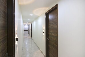 Lobby - Fabexpress Waypoint Inn (New Delhi)