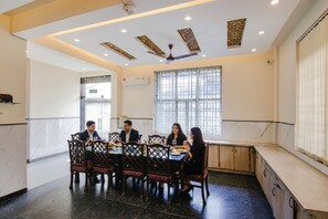 Dining - Fabhotel Airport Avalon (New Delhi)