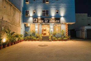 Property entrance - Fabhotel Airport Avalon (New Delhi)