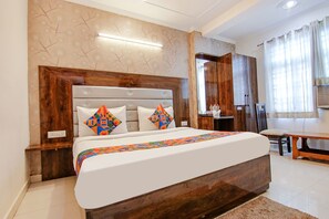 Egyptian cotton sheets, premium bedding, in-room safe, free WiFi - Fabhotel Airport Avalon (New Delhi)