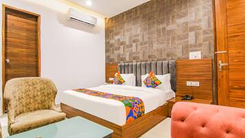 Luxury Suite | 1 bedroom, Egyptian cotton sheets, premium bedding, in-room safe