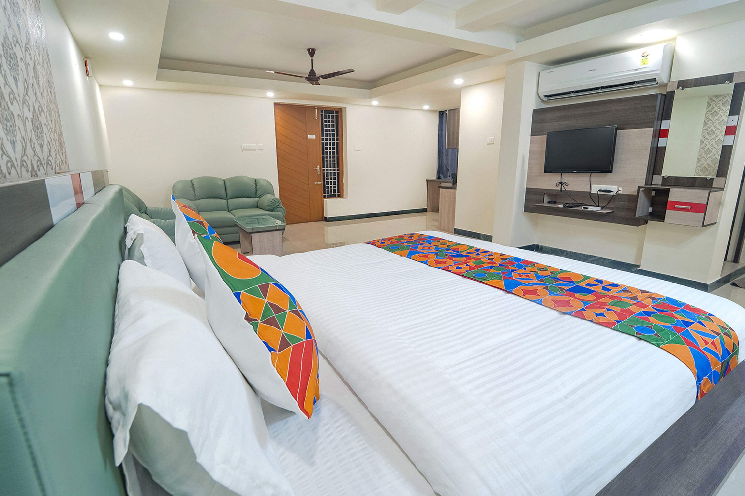 Fabhotel Grand Castle