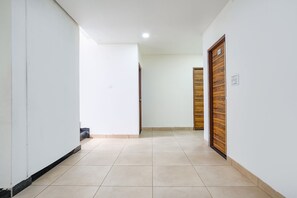 Lobby - Fabexpress Gulmohar Grande (Bhopal)