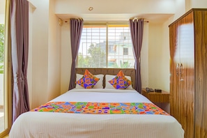 Free WiFi, bed sheets