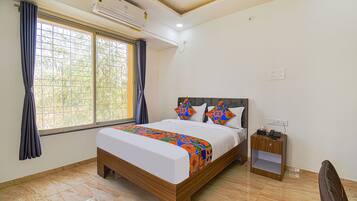 Egyptian cotton sheets, premium bedding, free WiFi, bed sheets