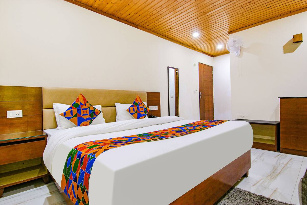 Free WiFi, bed sheets