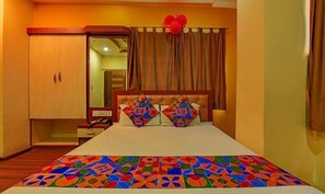 Egyptian cotton sheets, premium bedding, soundproofing, free WiFi - Fabhotel Ag Star (Barakpur)