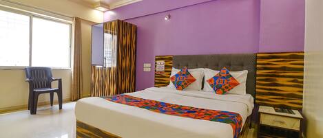 Free WiFi, bed sheets