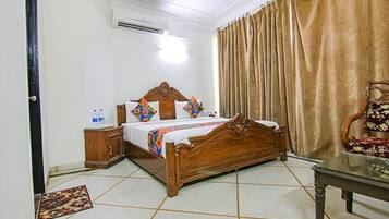 Skrivbord, gratis wi-fi och sängkläder