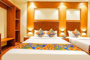 Soundproofing, free WiFi, bed sheets - Fabhotel Azure (Mumbai)