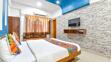 Deluxe Room | Free WiFi, bed sheets