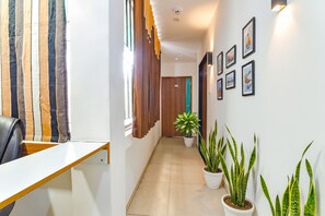 Lobby - Fabhotel Raj Ratna (Ahmedabad)