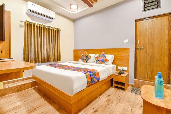 Free WiFi, bed sheets - FabHotel Gokul Villa (Ahmedabad)