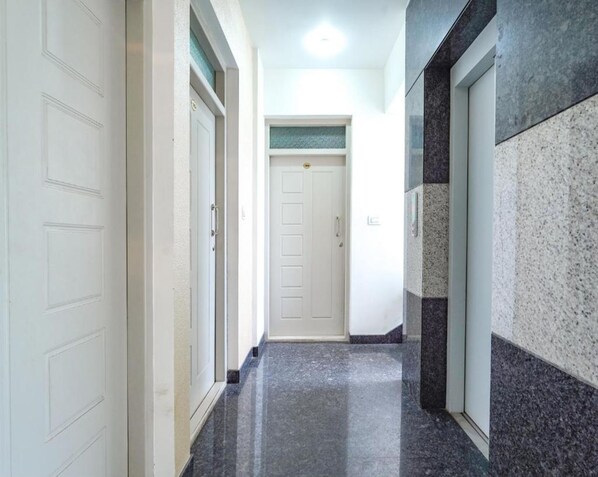 Lobby - Fabexpress Kings Suites Hrbr Layout (Bengaluru)