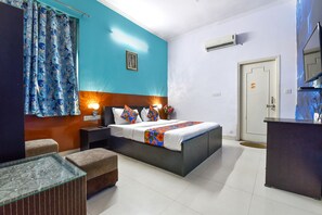 Soundproofing, free WiFi, bed sheets - FabHotel Green Vista Malviya Nagar (Jaipur)