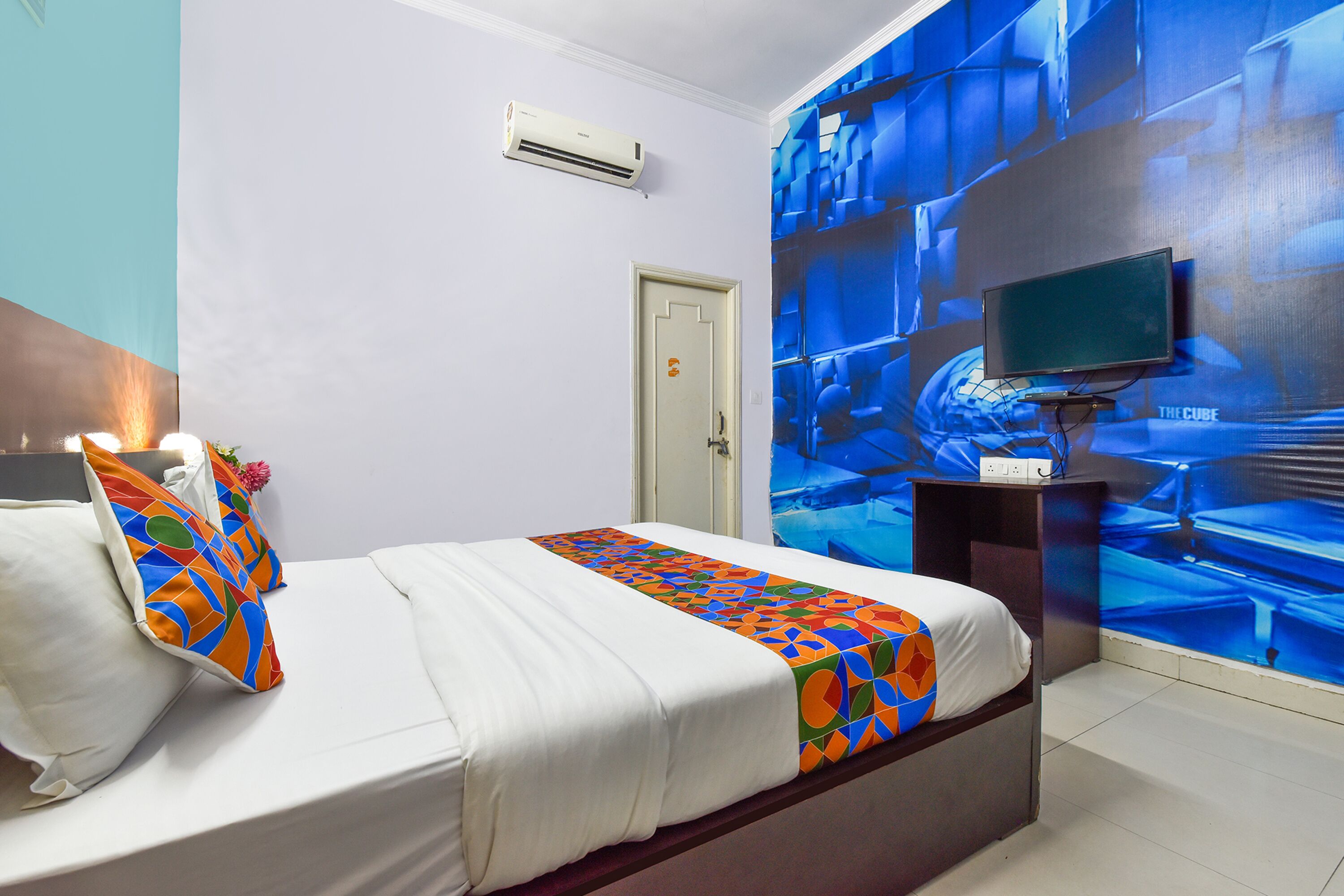 防音設備、WiFi (無料)、ベッドシーツ