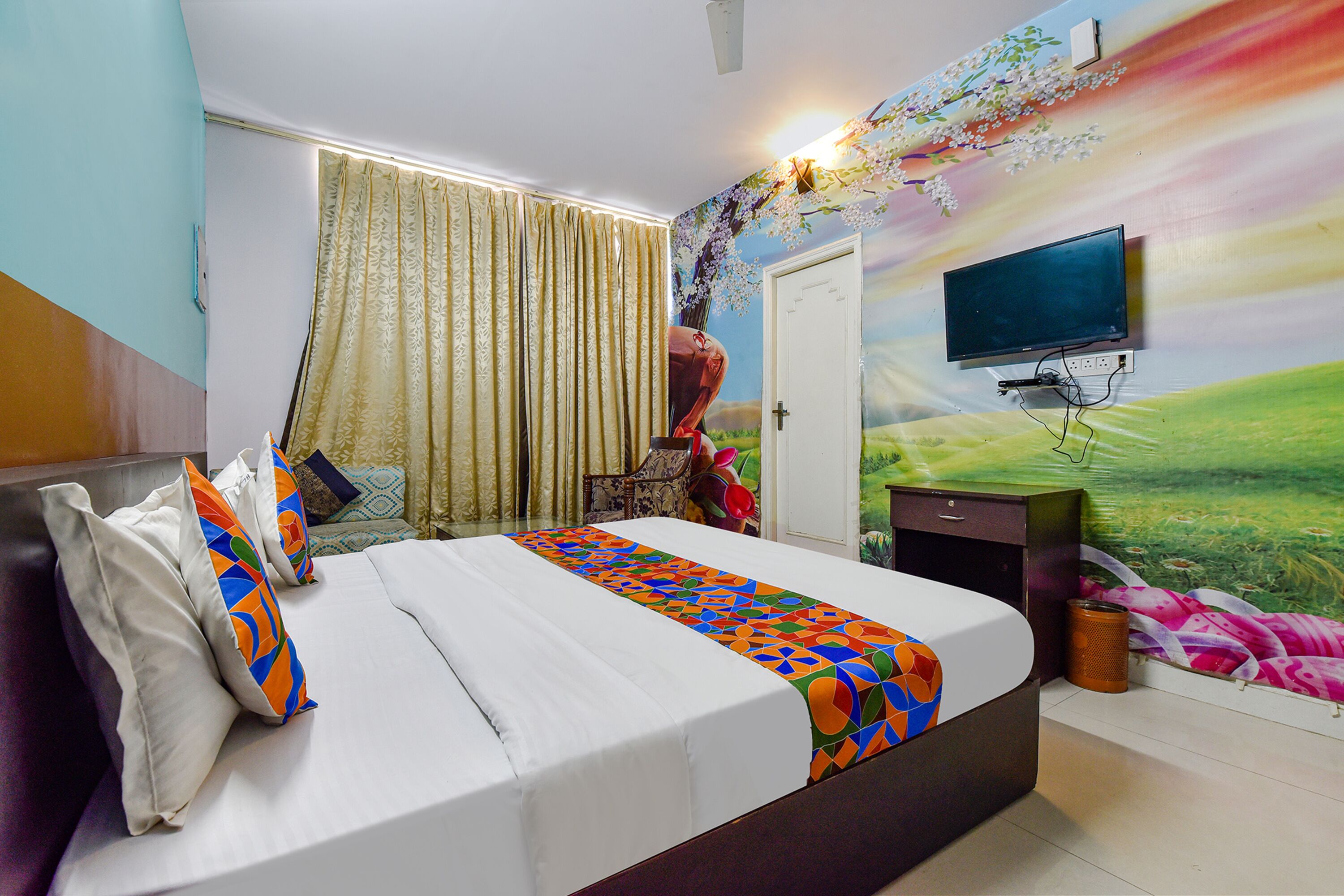 Soundproofing, free WiFi, bed sheets