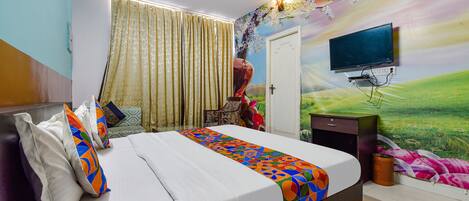 Soundproofing, free WiFi, bed sheets